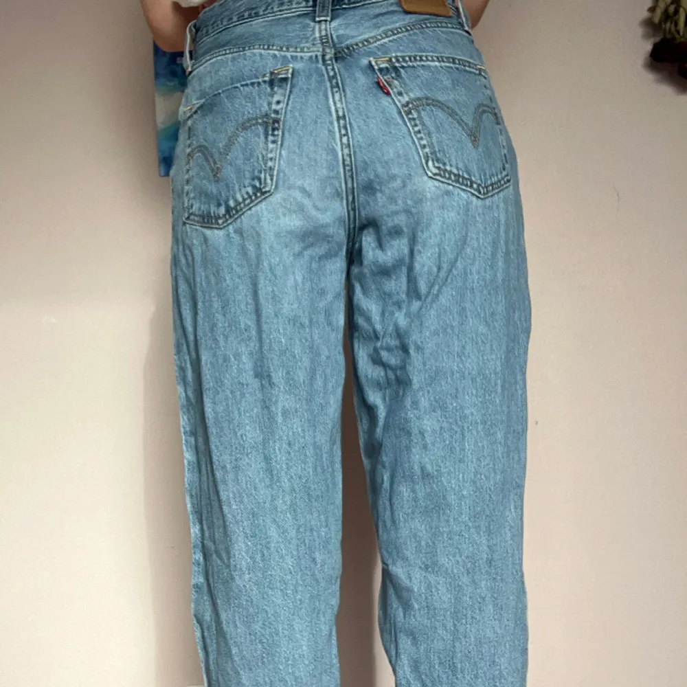 Fina levis jeans! Bra skick❤️ Priset är diskuterbart🩷. Jeans & Byxor.