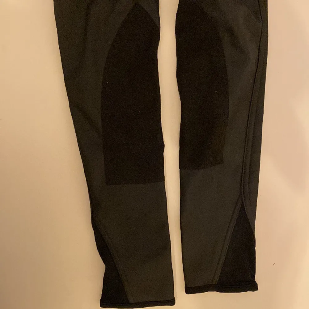 Trousers for horse riding, black. Size 133-142 cm.. Jeans & Byxor.