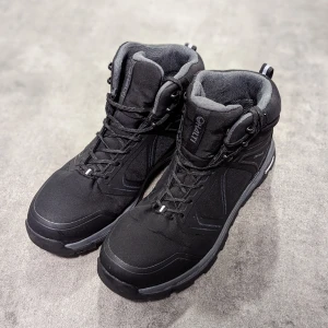 Halti winter boots size 45 men - Size 45 (men) Halti winter boots with only one week of use, water repellent and breathable material.