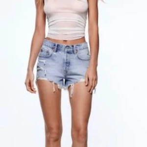 Jeans Shorts - superfina shorts i strl 36 men som tyvörr aldrig kommit till användning då dom är försmå för mig💕ordinarie pris 300
