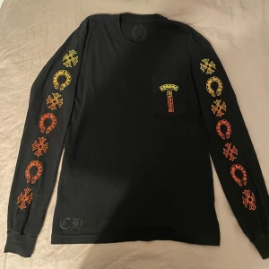 Chrome hearts - Chrome hearts longsleeve storlek S i fint anvönt skick inga fläckar eller hål Finns i Stockholm eller postas spårbart 