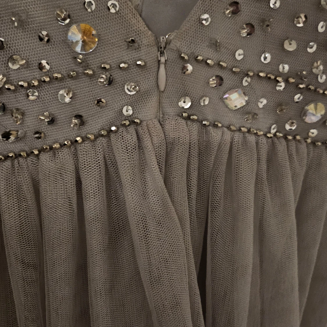 Glittrande festklänning - 91