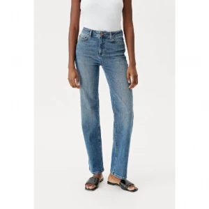 Twist & tango jeans - Helt nya jeans från Twist and tango ”Jess jeans” med tagg kvar i Strl. 27.   Endast testade men tyvärr lite för små för mig.   Nypris: 1399kr  Köparen står för frakten.