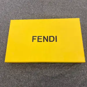 Fendi beanie✅ Size: one size Quality: 10/10 brand new Skriv i dm för mer info. 