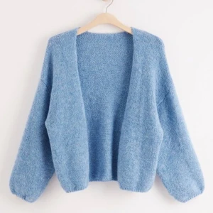 Blå söt kofta 🎀  - Blå kofta från Lindex i storlek xs/s 🎀 lite nopprig, men inget man tänker på jättemycket 💘  130kr+frakt 💕