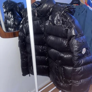 Moncler maya strl S - Säljer min moncler maya då den är för liten och ej kommer till användning