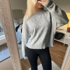 Grå stickad  - Såå mysig grå stickad tröja!!🥰😍😍💖