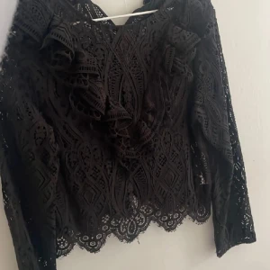 Zara topp - Säljer min stickade/virkade topp som Tyvär inte kommer till använding längre❤️