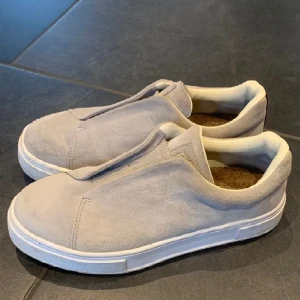 Eytys  - Super fina Eytys doja i storlek 41. Dom är som nyskick eftersom jag knappt använt dom! Nypris var 2000❤️