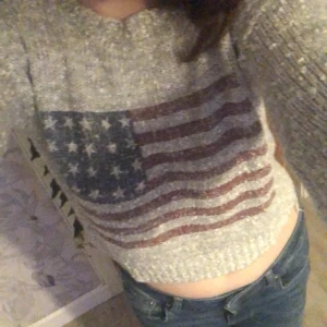 Usa tröja:) - Den har använts runt 3 gånger. Den går att använda om man har smal också!