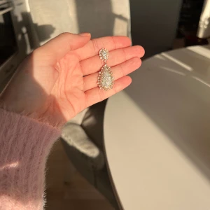 Lily and Rose  - Lily and Rose örhängen 