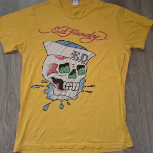 Fet ed hardy tisha, bra skick knappt använd