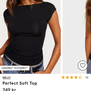 Topp - Säljer denna topp från Nelly som endast är testad med lapp kvar🥰