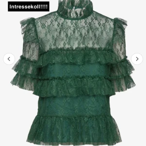 By malina blus🥰 - INTRESEKOLL!! På min älskade by malina blus som nästan aldrig är använd i strl S🥰 kom privat om ni är intresserade eller lägg ett bud!