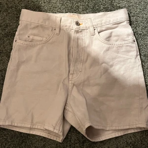 Vita jorts - Andvända Max 3 gånger. 