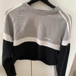 Adidas crop top sweatshirt Small 