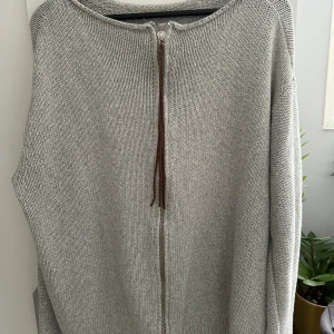 Acne tröja - Stickad tröja från Acne i storlek S, köptes för 5100kr, nyskick