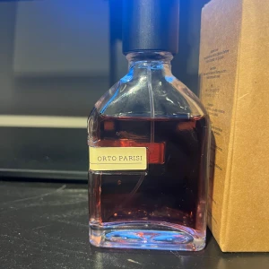 Terroni Orto Parisi - Använd Orto Parisi parfym. Som har unge för 80-70% kvar. Rätt stark doft så brukar ba använda 2 spray.