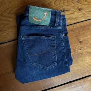 Ett par Jacob Cohen jeans i bra skick. Storleken är W30 och vid fler frågor kom privat. 