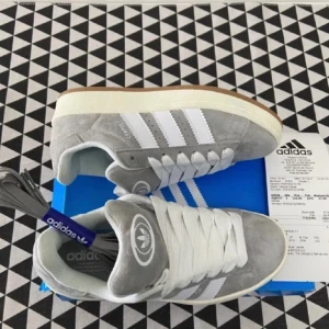 Adidas Campus 00 - HELT oanvända adidas campus Grey 00❤️ i perfekt skick och man får med ett par extra snören i grått! 