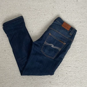 Nudie jeans  - Hej! Säljer nu dessa supersnygga nudie jeans. Jeansen är i toppskick. W31 L32 men jeansen är uppsydda och passar W31 L30. 