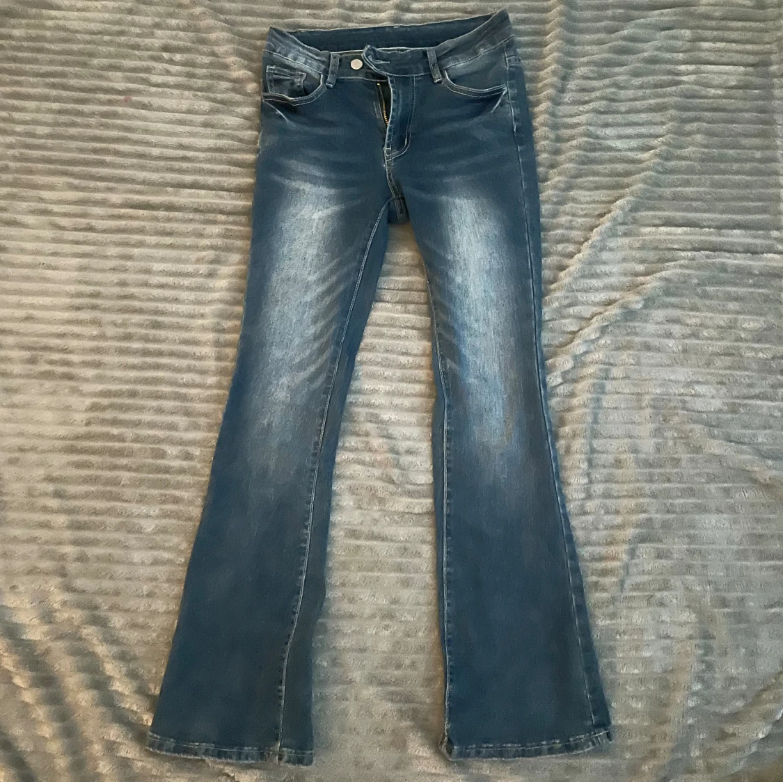 Lågmidjade boot cut