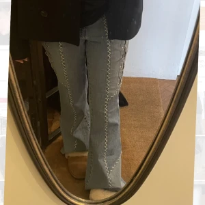 Lace up jeans  - Lace up jeans, vet ej märket. Passar storlek S, jag är 163 och jeansen är lite för långa på mig