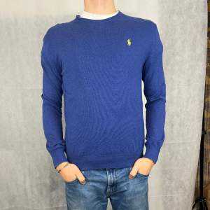 Riktigt skön pullover av Ralph Lauren. Prima skick. Modellen är 184