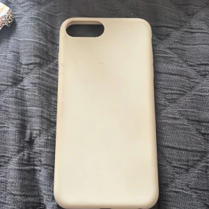 Skal för iphone 7+! - Beige skal från HM