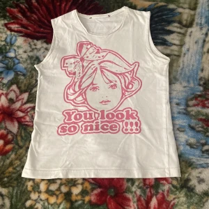 Y2k tröja  - Har knappt använd denna klädplagg och den är i bra skick☺️