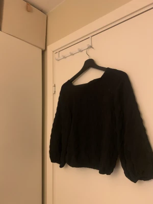 Kort ärmad blus - En kort ärmad blus. Använd en gång. Från Kappahl. Passar som Xs/S.