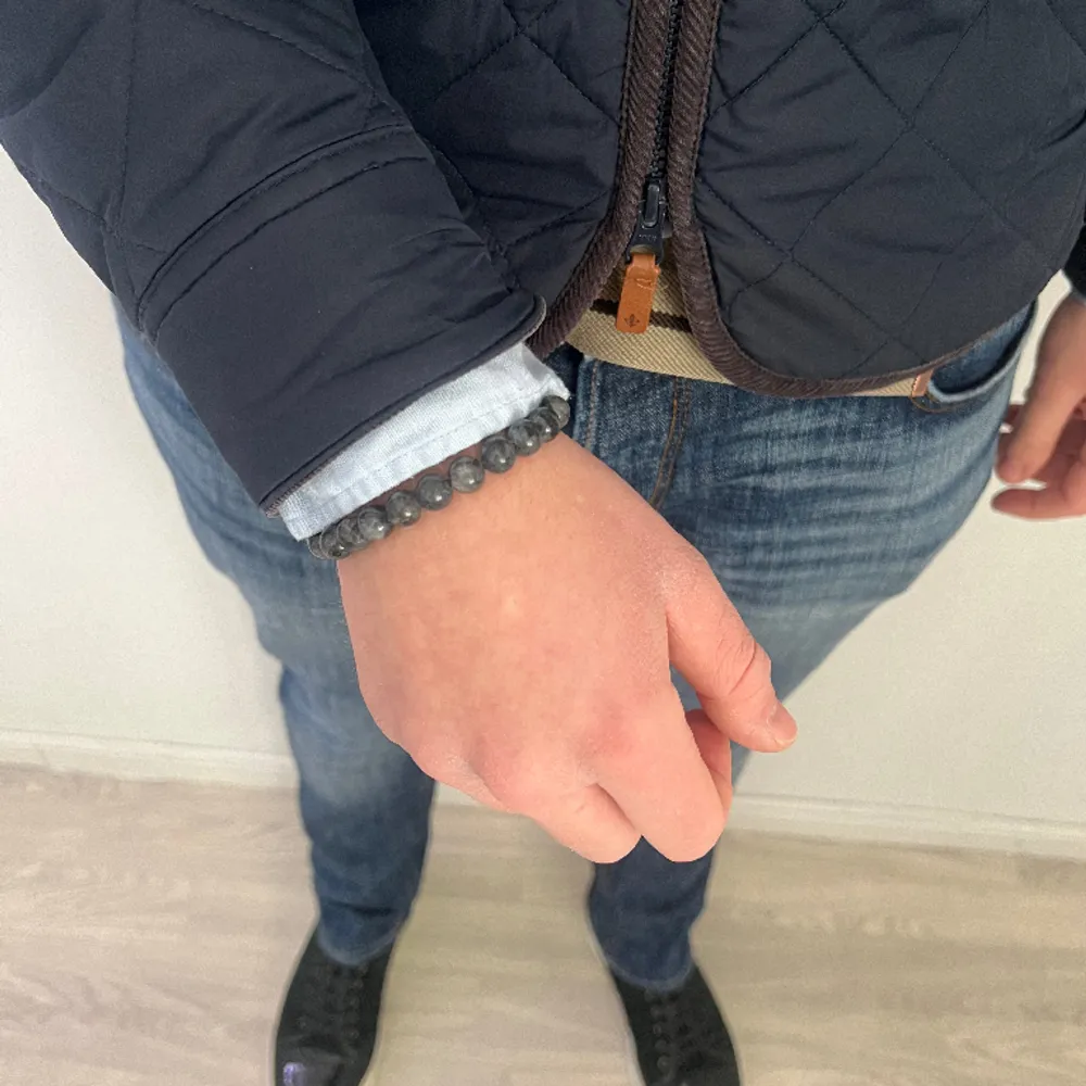 Sten armband hämta hem sommarens grischigaste armband Skriv i meddelande om ni vill köpa fler produkter på samma order så löser vi de . Accessoarer.