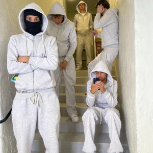 Tuttolente trackpants - Säljer byxorna till denna ljusgrå tuttolente tracksuit. Helt slutsåld på hemsidan och svåra att få tag på. Skriv vid intresse…