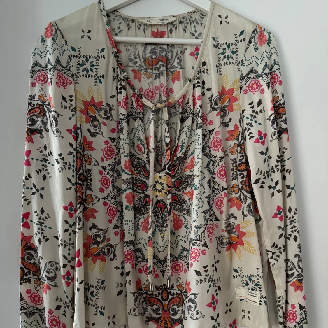 Blus med mönster Odd Molly