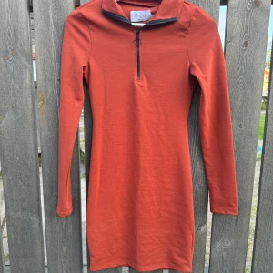 Klänning - Klänning från NA-KD