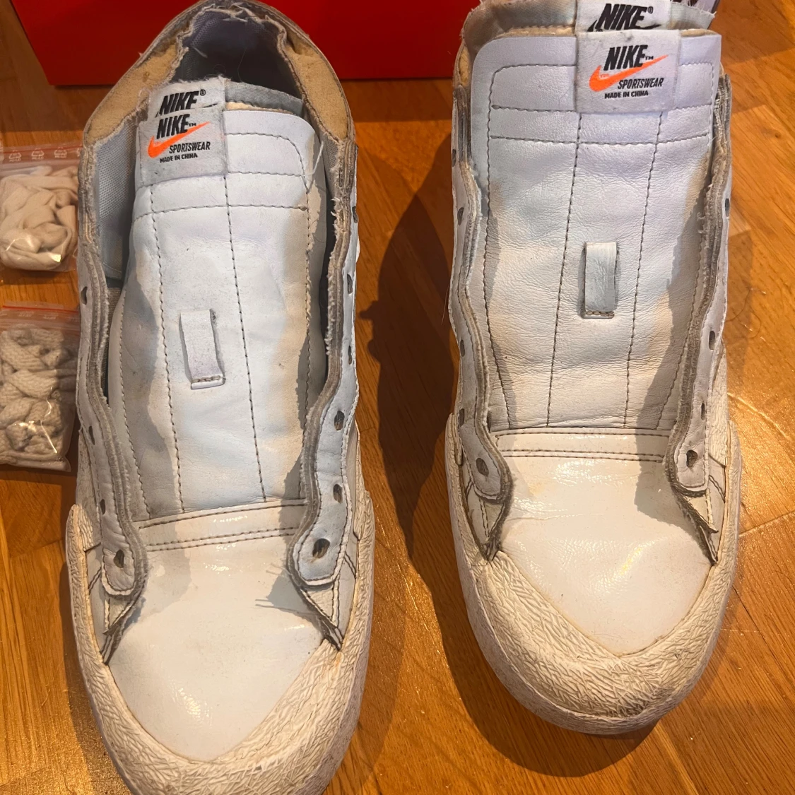 Nike Sacai blazer low all white with og box and laces - 90