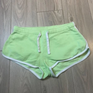 Shorts  - Mjukisshorts supersköna!