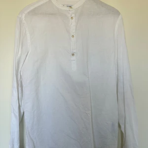 Summer line shirt  - This long-sleeved shirt is in perfect condition, as new. The fabric is very airy (linen and cotton), good for summer. Check out my profile. I have the same model in black color.