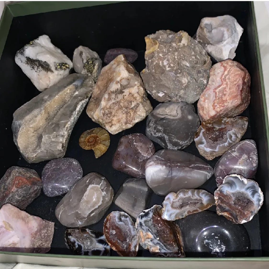 Kristaller och stenar