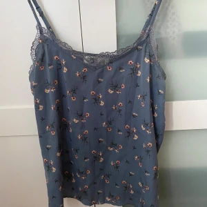 Sött linne - Jättefint linne från hollister knappt använd❤️
