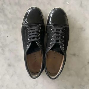 Lanvin  - Lanvin  Skick 8/10 Säljer pga att dem är för små. Ingen dustbag därför lite billigare pris.  Pris kan diskuteras.