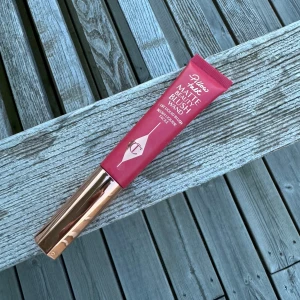 Charlotte Thilbury  - Nypris 460