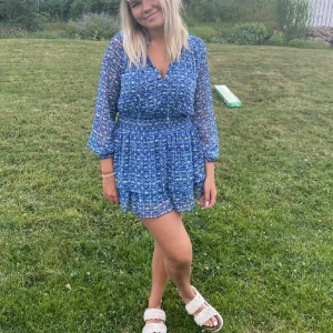 Fin klänning - Säljer denna fina sommar klänningen 💙