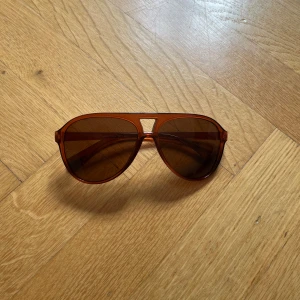 Solglasögon  - Superfina solglasögon, köpta på Asos för ungefär ett år sedan 💌💌❣️