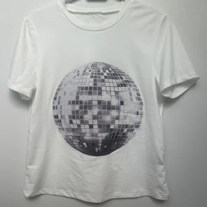 Disco T-shirt - Köpte på plick, endast provad och i nyskick!