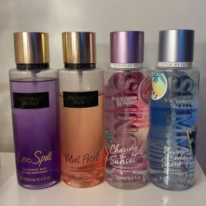Victoria secret parfymer  - Alla för 300 eller 80st Det är ganska mycket kvar i dom (som ni ser på bilderna) men det är lite olika i dom men skulle säga att det är mer än 200 ml i alla🫶🏻 (Skriv till mig innan ni trycker på köp nu om ni bara vill ha nån)