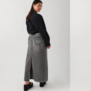Helt ny jeanskjol - Helt ny jeanskjol från Gina tricot med prislappen kvar, nypris 499kr!