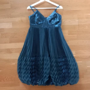 Festklänning - Använd 1 gång, nyskick