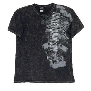Y2k Harley Davidson T-shirt - Vintage Harley Davidson Tröja i Large storlek, detaljerat tryck på både fram o baksida och fortfarande i topp kvalitet