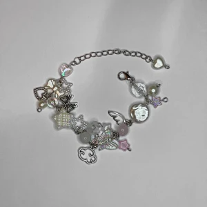 ’Heavenly’ Armband ☁️ - Längd: 15 - 20 cm. Längd kan justeras efter förfrågan. ☁️🤍🪽✨